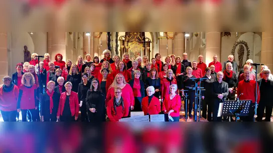 Der Chor Living Voices fiebert dem Weihnachtskonzert bereits entgegen. (Foto: privat)