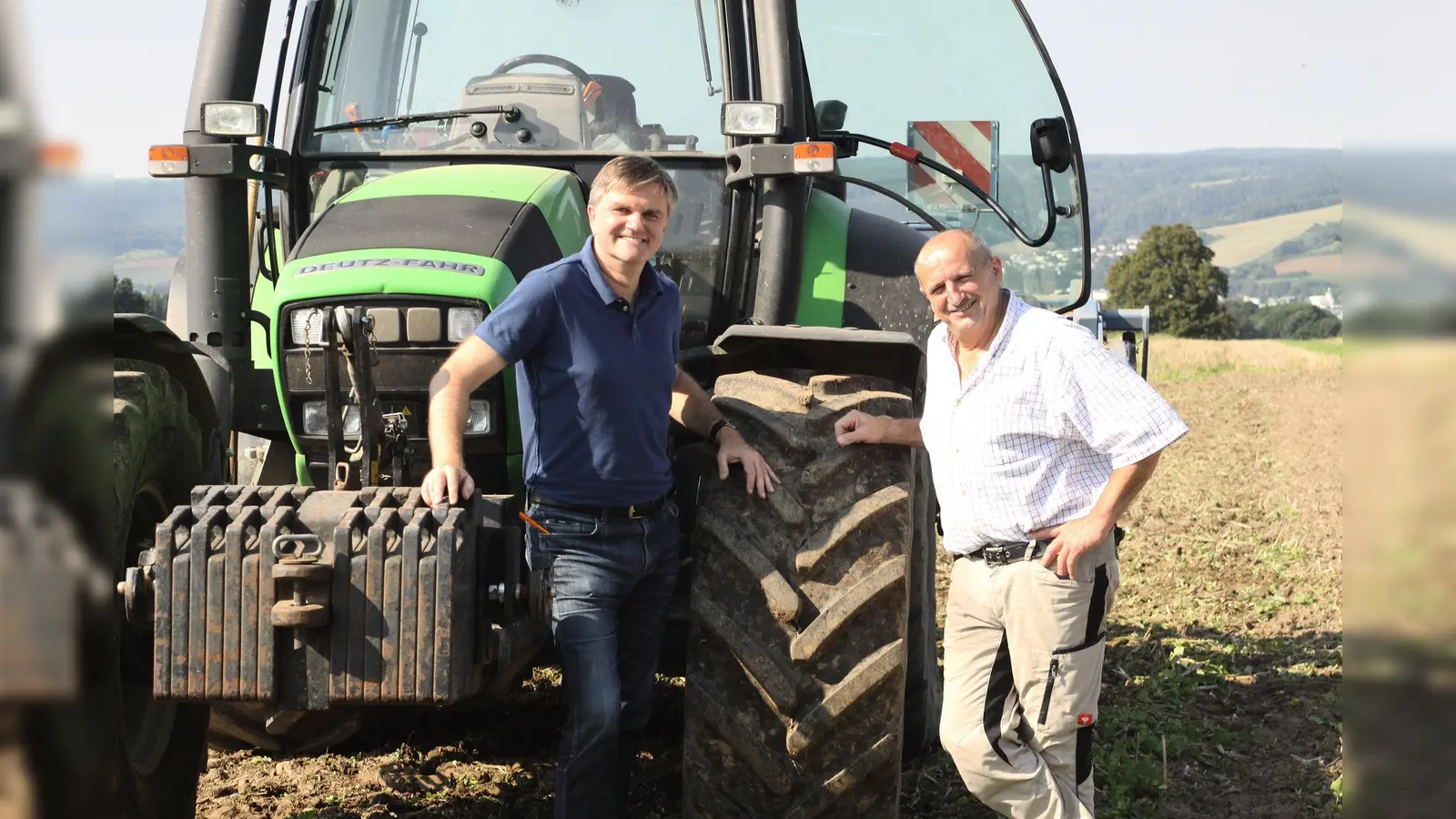 Uwe Schünemann mit Landwirt Karl Friedrich Pieper. (Foto: Foto: CDU Holzminden)