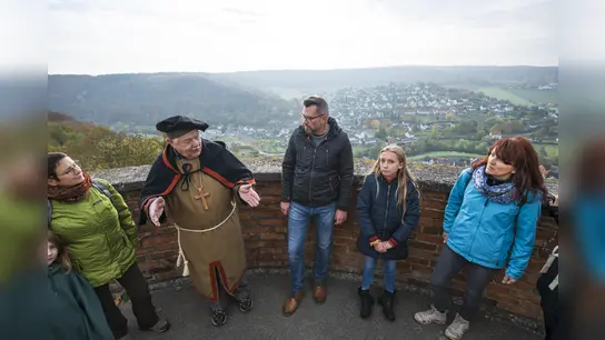 Hoch hinaus auf den Bergfried geht es bei der Führung auf der Krukenburg.<br> (Foto: Bad Karlshafen GmbH)