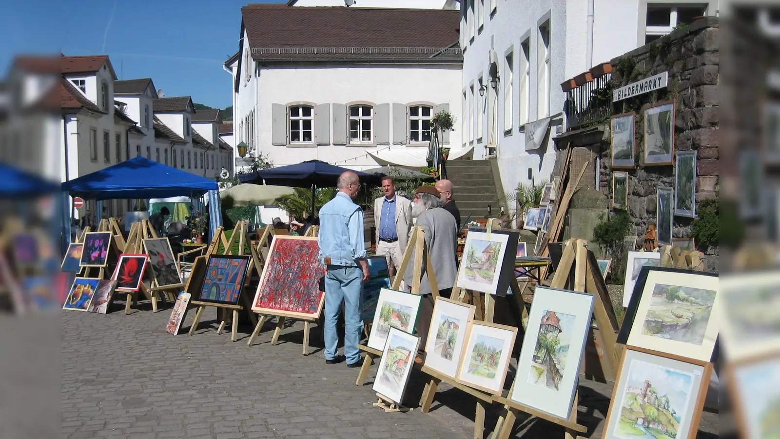 Bildermarkt offen für Maler und Bildhauer. (Foto: D. Römer)