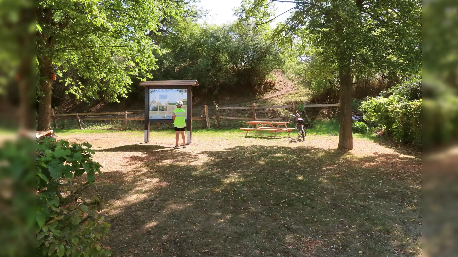 Neuer Infopoint und Verweilplatz am Radweg.  (Foto: privat)