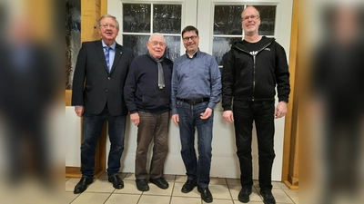 V.l.: Ulrich Jung, Vorsitzender; Heinrich Fiene, Ehrenvorsitzender; Werner Lange, Kassenwart; Georg Massolle, stellvertretender Vorsitzender. (Foto: privat)