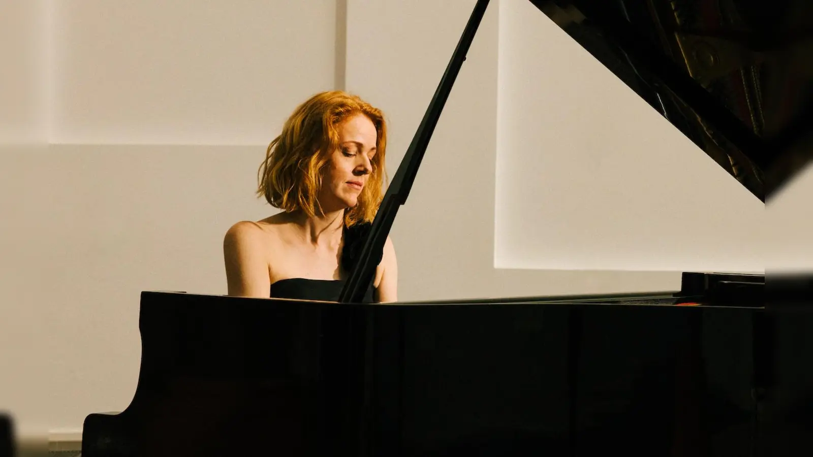 Die Pianistin Sina Kloke. (Foto: Julia Sellmann)